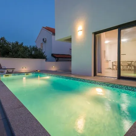 Apartment Spanic 2 Vir